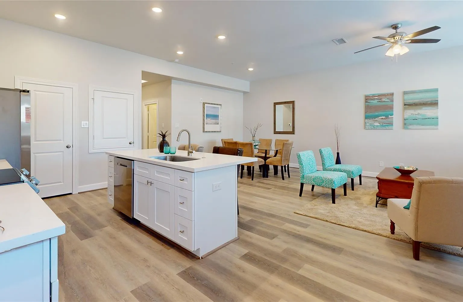 2 bed, 2.0 bath, 1098 sqft, $1,850 — Photo 3
