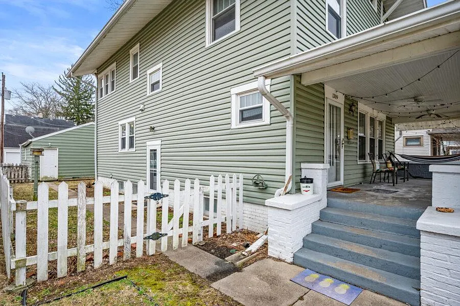 5 bed, 1950 sqft, $2,125 — Photo 2
