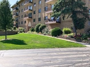 40 S Main St APT 5F, Glen Ellyn, IL 60137