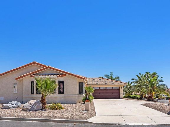 3rd image of 64518 Spyglass Ave