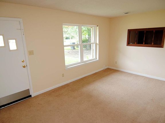 4th image of 9614 Blake Circle NE