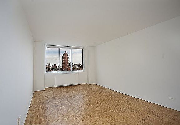 2nd image of 424 W End Ave #312