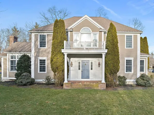 34 Forest St, Hanover, MA 02339