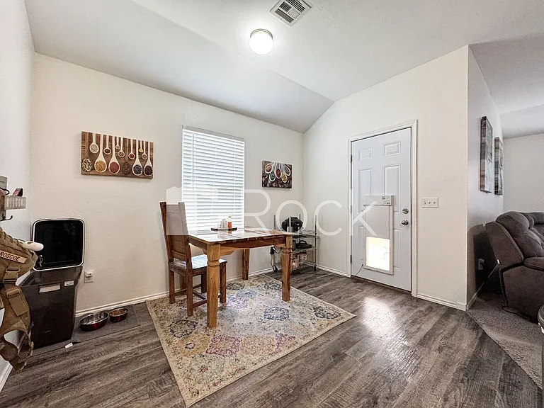 321 Karlee Ln — Photo 8