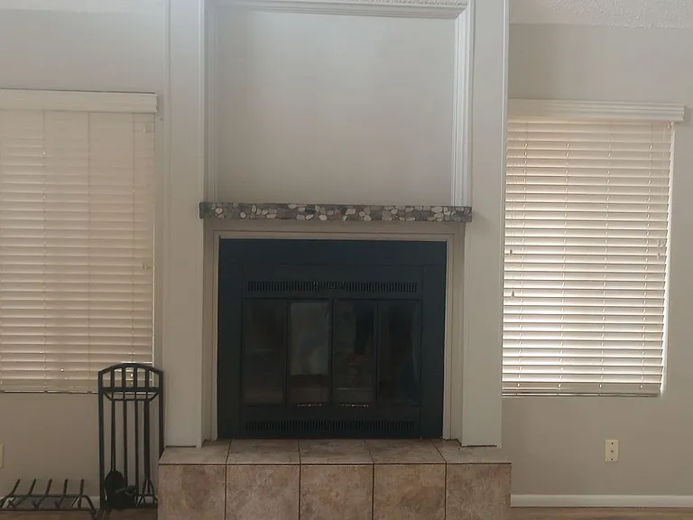 525 Oak St — Photo 4