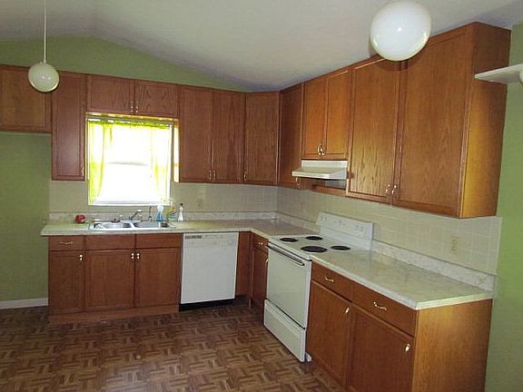 3rd image of 11930 NW 70th Ave