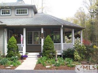 2330 Forest Trail Cir, Fennville, MI 49408