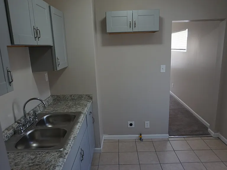 3555 Spruce St — Photo 18