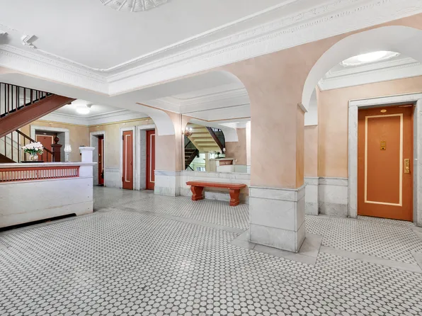 130 Bayridge Parkway image 7 of 10