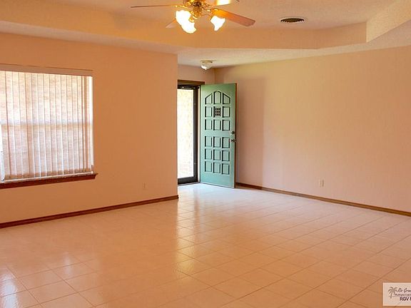 3rd image of 2901 Pine Valley Dr