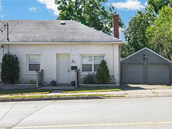 21 Cedar St, Cambridge, ON N1S 1T8