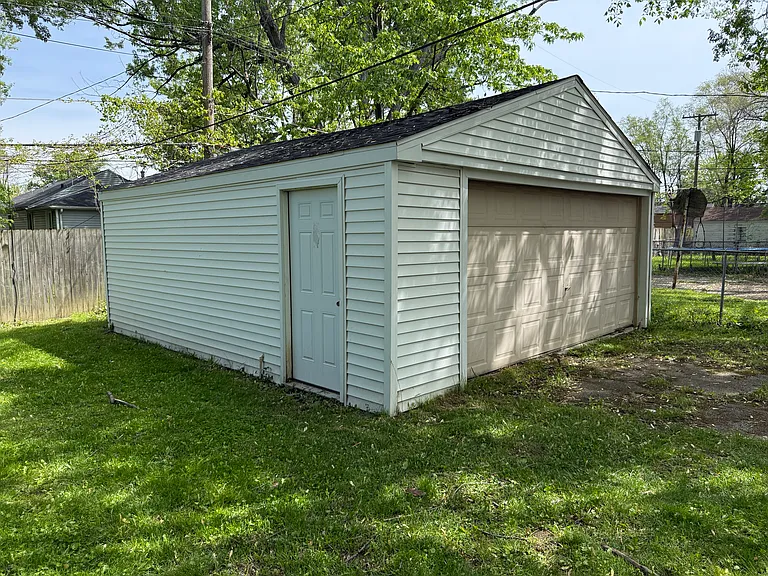 8251 Hudson Ave — Photo 3