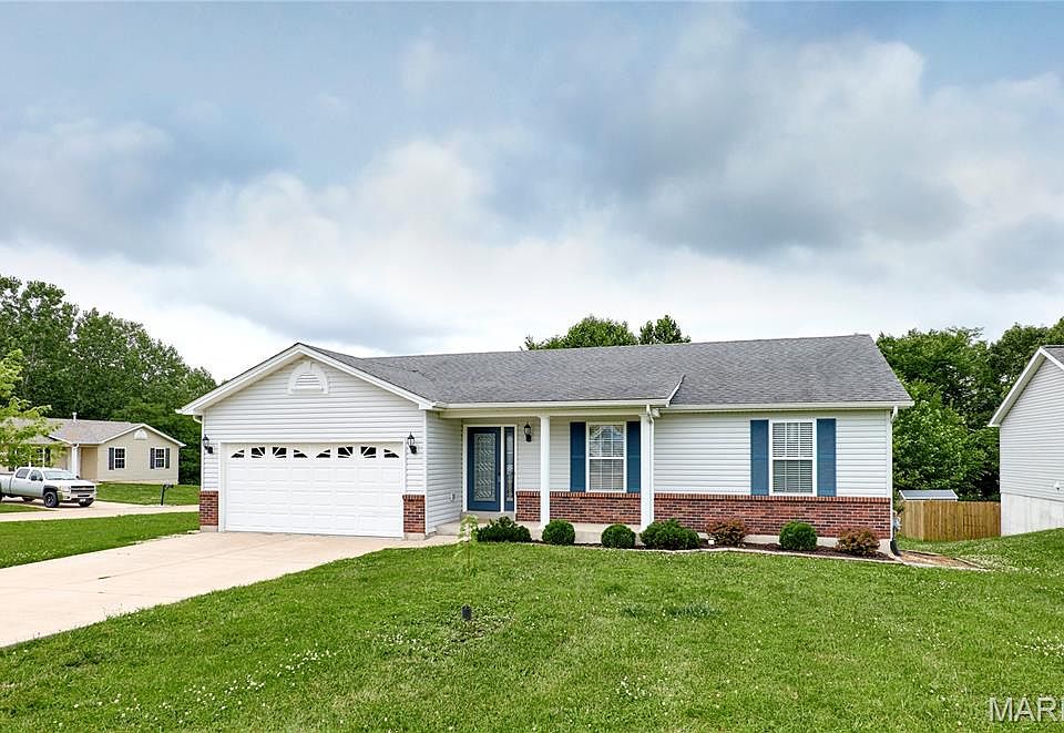 1st image of 139 Cuivre River Dr