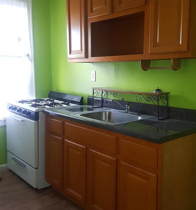 1st image of 10427 129th St