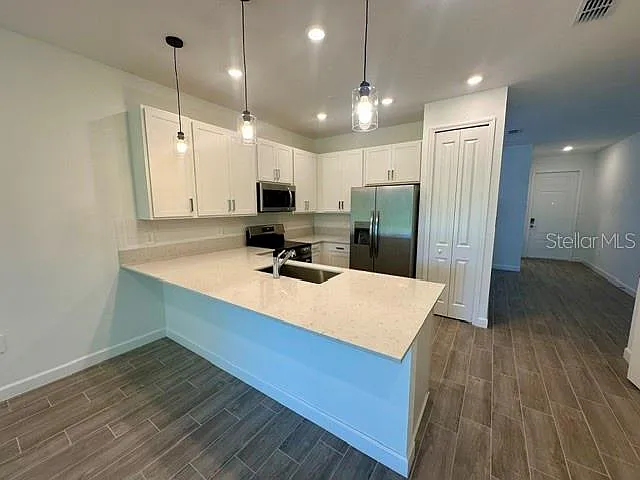 2 bed, 2.0 bath, 1306 sqft, $1,995 — Photo 2