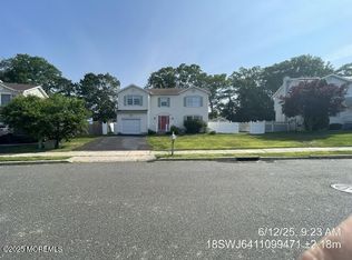 22 Cannonball Dr, Barnegat, NJ 08005