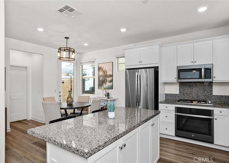 1st image of 817 Cranberry Way