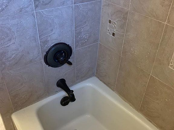 5th image of 985 Teaneck Rd APT 3K
