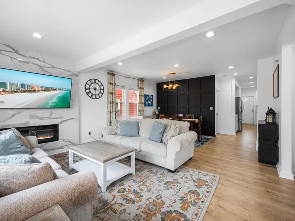 725 4th Street image 1 of 34