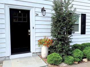 24 Naugatuck Ave, Shelton, CT 06484