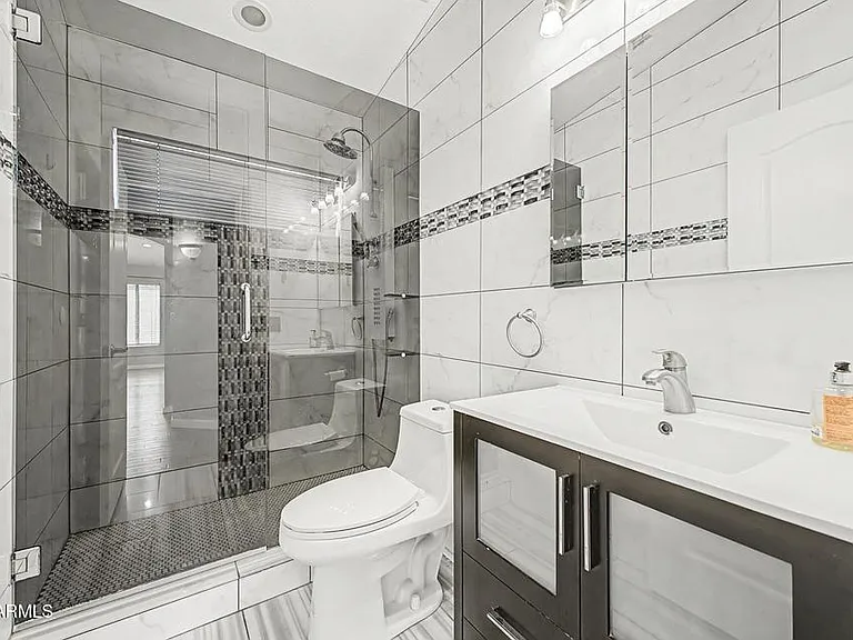 558 W Bluefield Ave — Photo 16