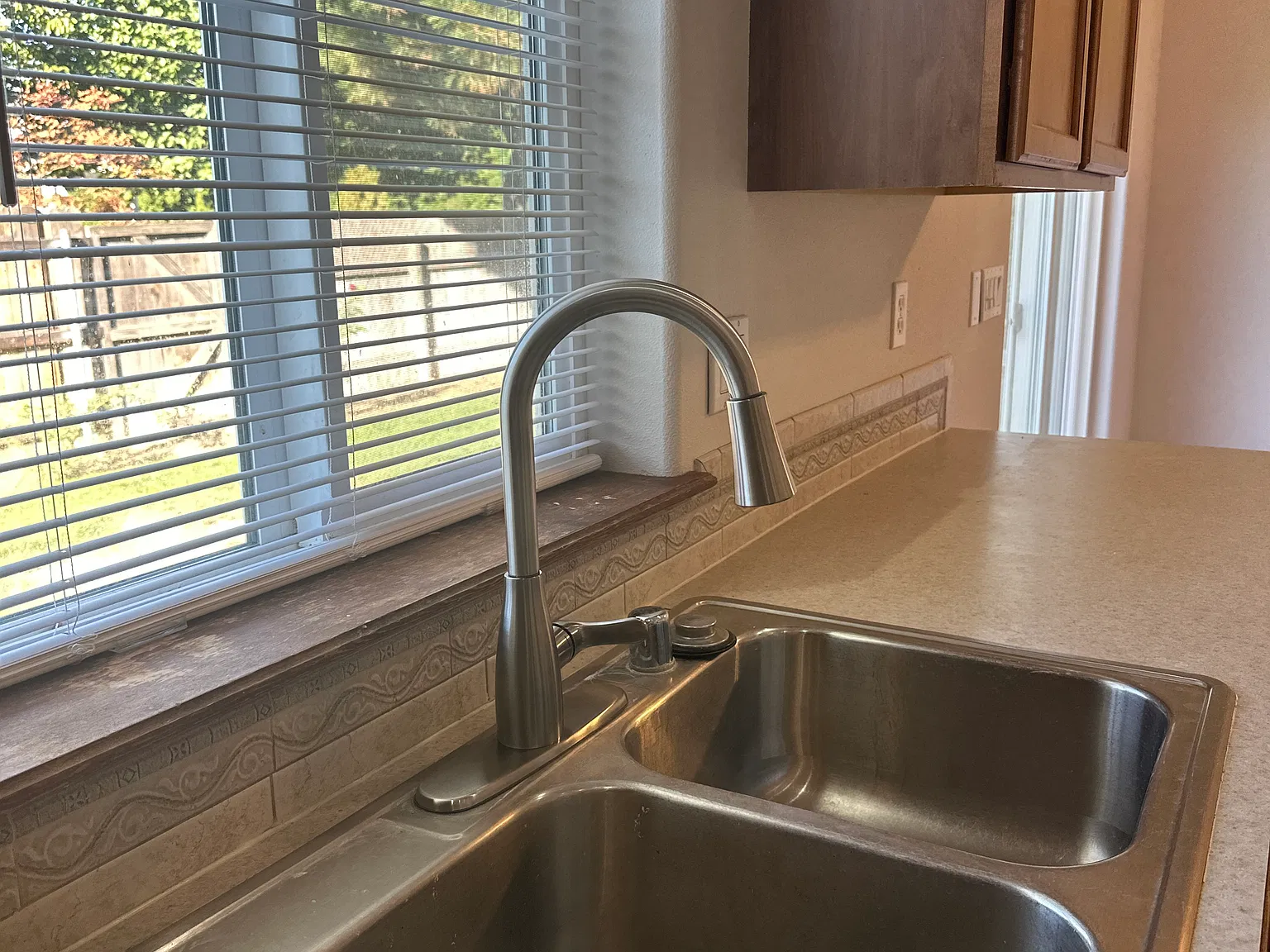 3 bed, 1604 sqft, $2,300 — Photo 4