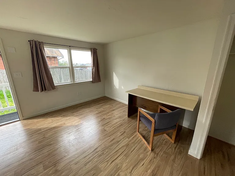 708 B St — Photo 15