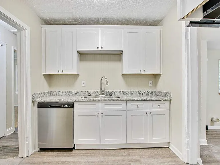 1372 E Forrest Ave — Photo 13