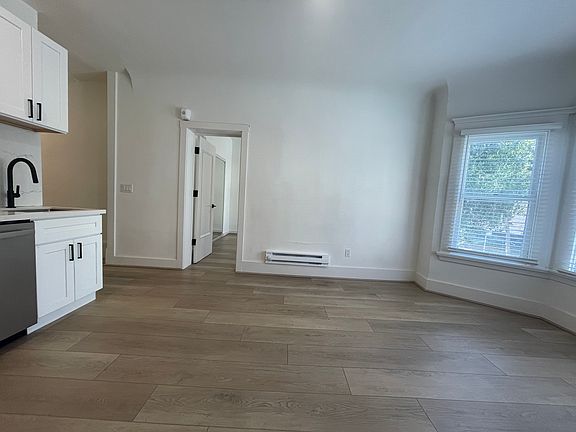 3rd image of 901 Pine St #7