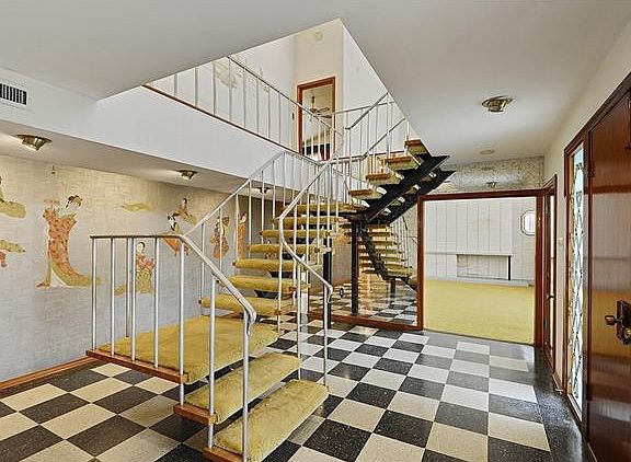 4th image of 6331 Paris Ave