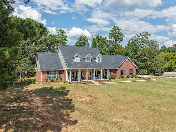 3rd image of 62 Witt Rd