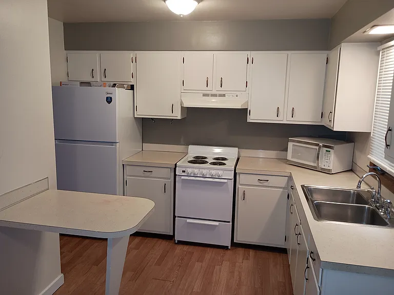 14425 Lakeshore Dr #2 — Photo 5