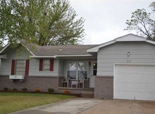 912 Stiver Dr, Midwest City, OK 73110