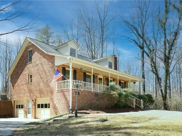 749 Hogan Rd, Greensboro, NC 27406