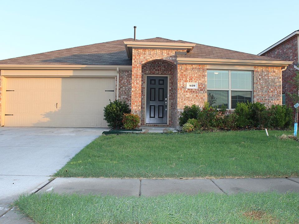 1st image of 429 Paddock Ln