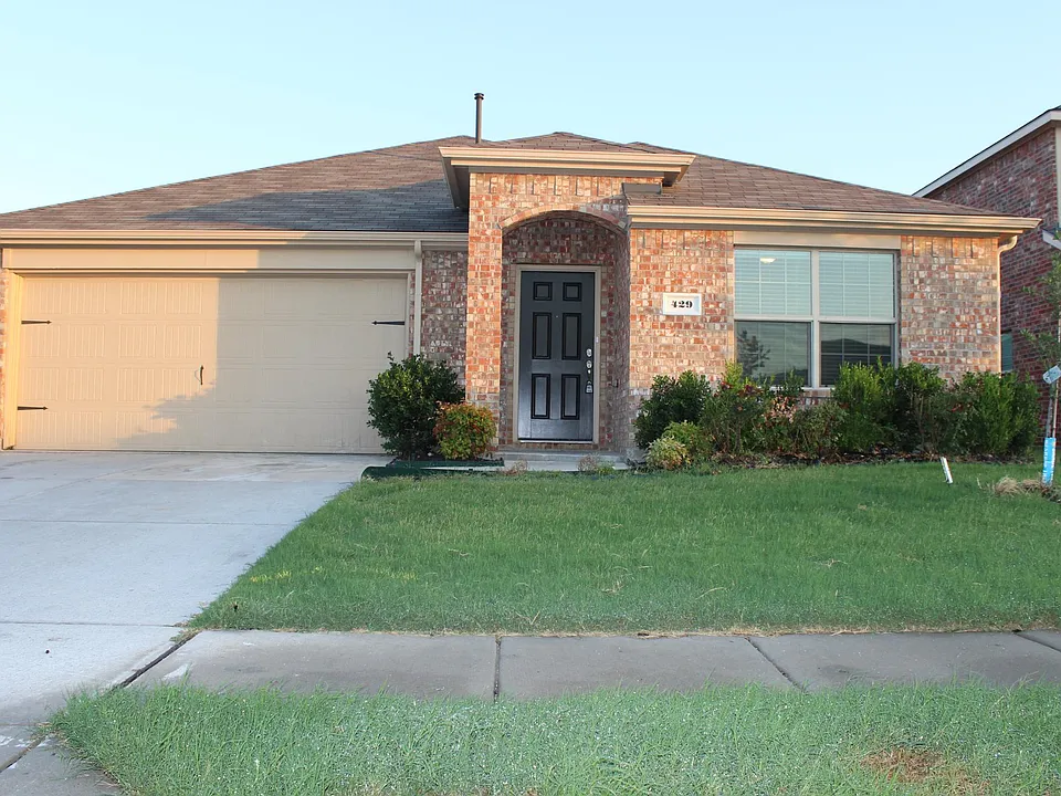 429 Paddock Ln