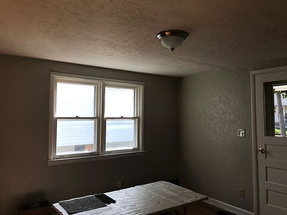 3rd image of 409 Wilson Ave #House