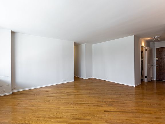 5th image of 1555 N Sandburg Ter APT 102K