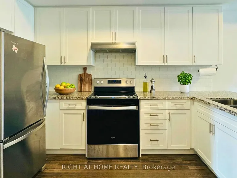 1758 Lawrence Ave W #1 — Photo 12