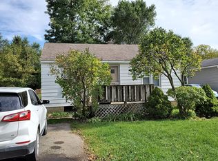 219 Rustic Cir, White Lake, MI 48386