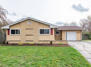 2625 Varonen Ave, Waukegan, IL 60087