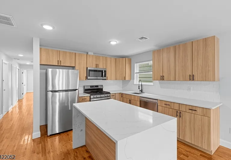 19 Shaw Ave #1 — Photo 8