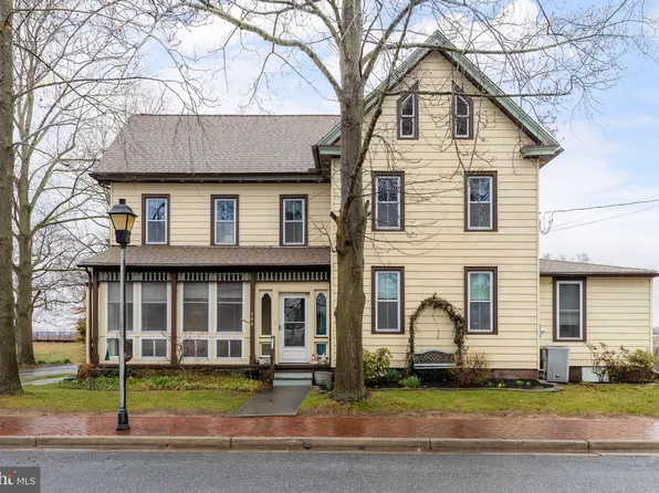 28 Front St, Hancocks Bridge, NJ 08038