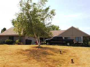 105 Jeffery Ct, North Prairie, WI 53153