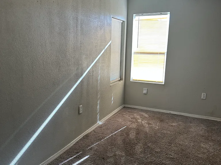 2107 Avenue L #C — Photo 11
