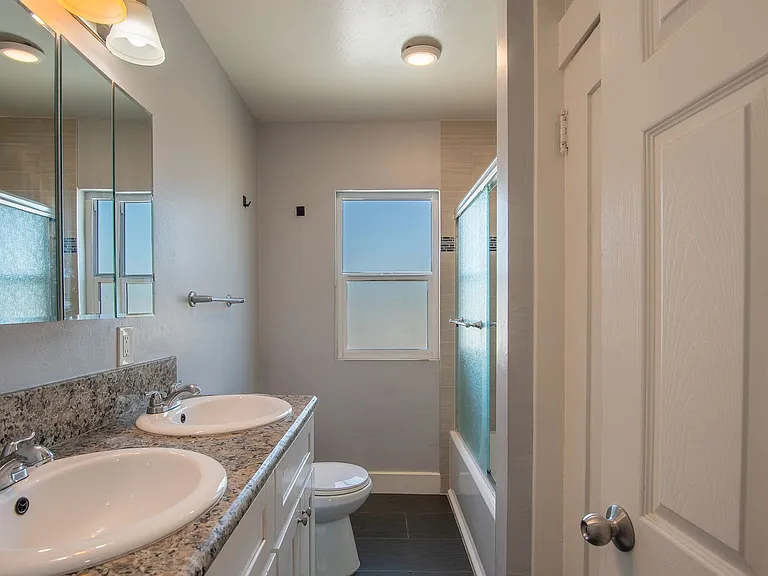 4818-4822 33rd Street — Photo 12