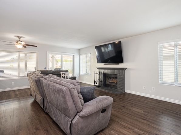 10352 Desert Star St