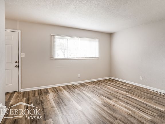4th image of 3096 Bluefield Dr