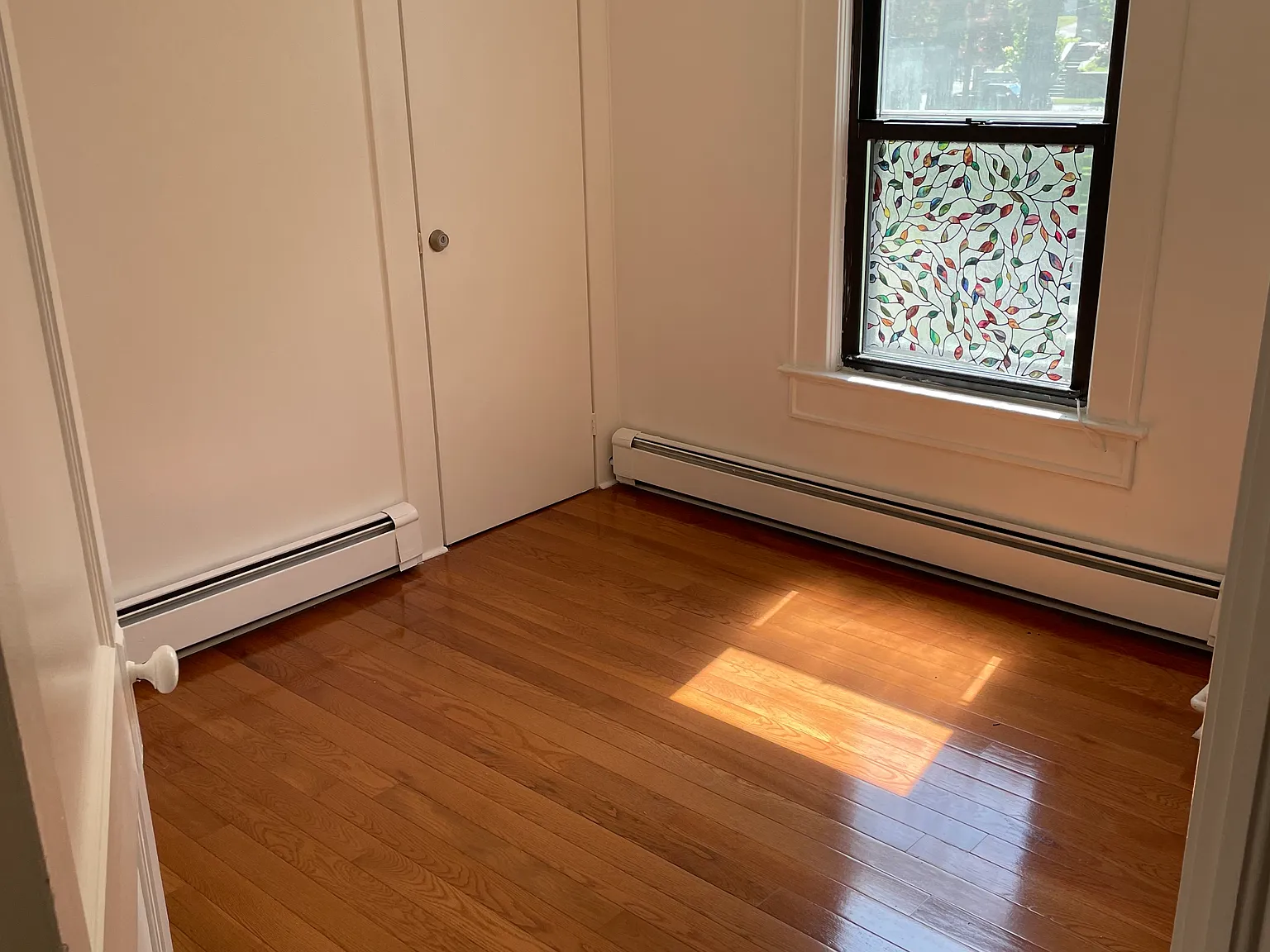 2 bed, 800 sqft, $1,300 — Photo 2