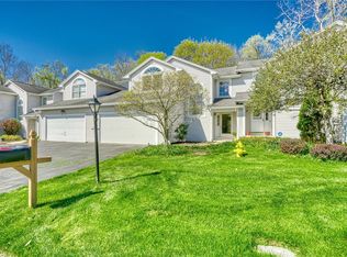 15 Cedarview, Fairport, NY 14450